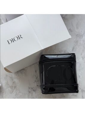 Dior Black Patent Vanity Pouch

Exclusive GWP